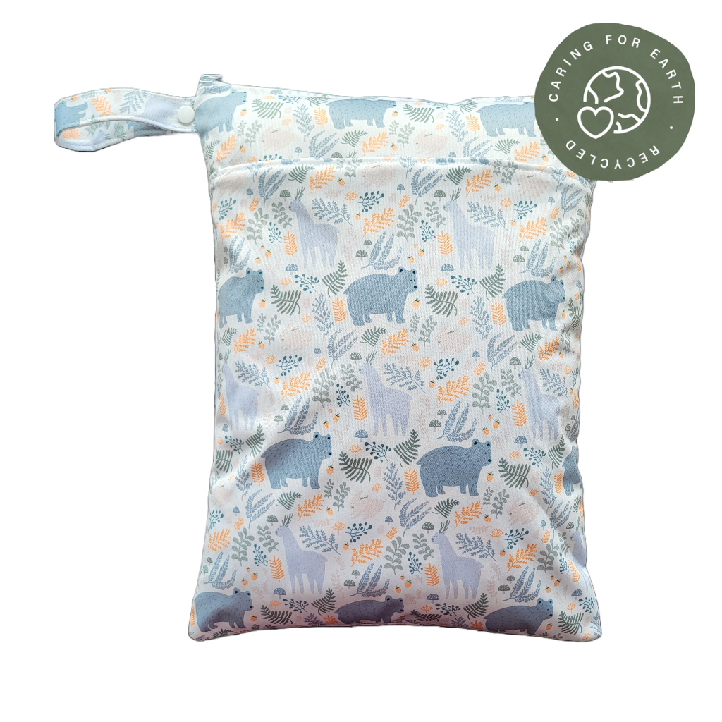 Het Zweedse bos | Wetbag medium: Dala-bloemen - - MamaMilla